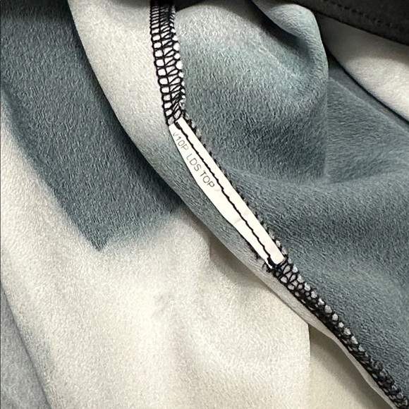 Joseph Ribkoff Black White Cold Shoulder Top Woman’s Size 8 Workwear Office - Picture 8 of 8